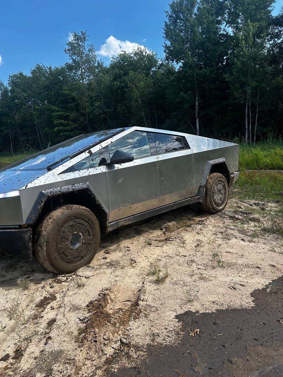 Tesla Cybertruck 👋Vote June's RealWheels EV Cybertruck of the Month (RWCev CTOTM) HERE! IMG_2474