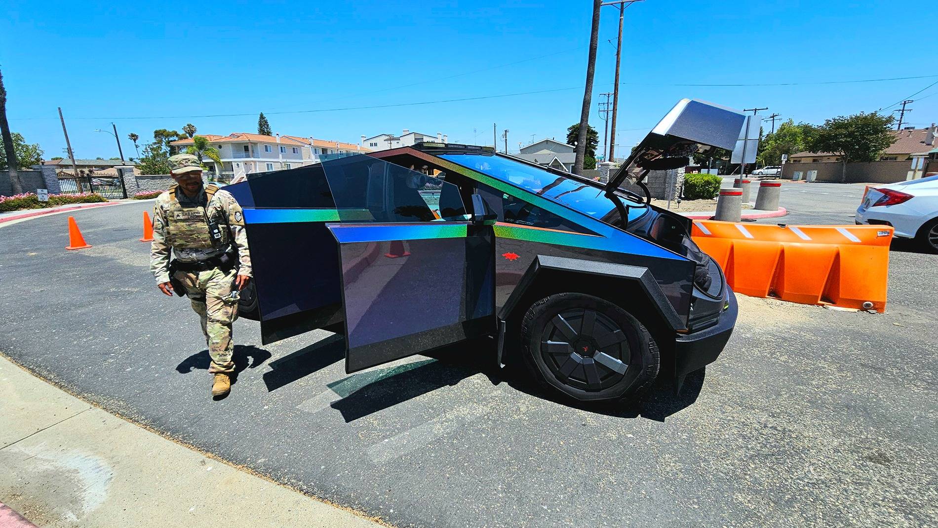 Tesla Cybertruck Daily random Cybertruck photos thread - Post Yours! 📸 🤳 20250703_120906