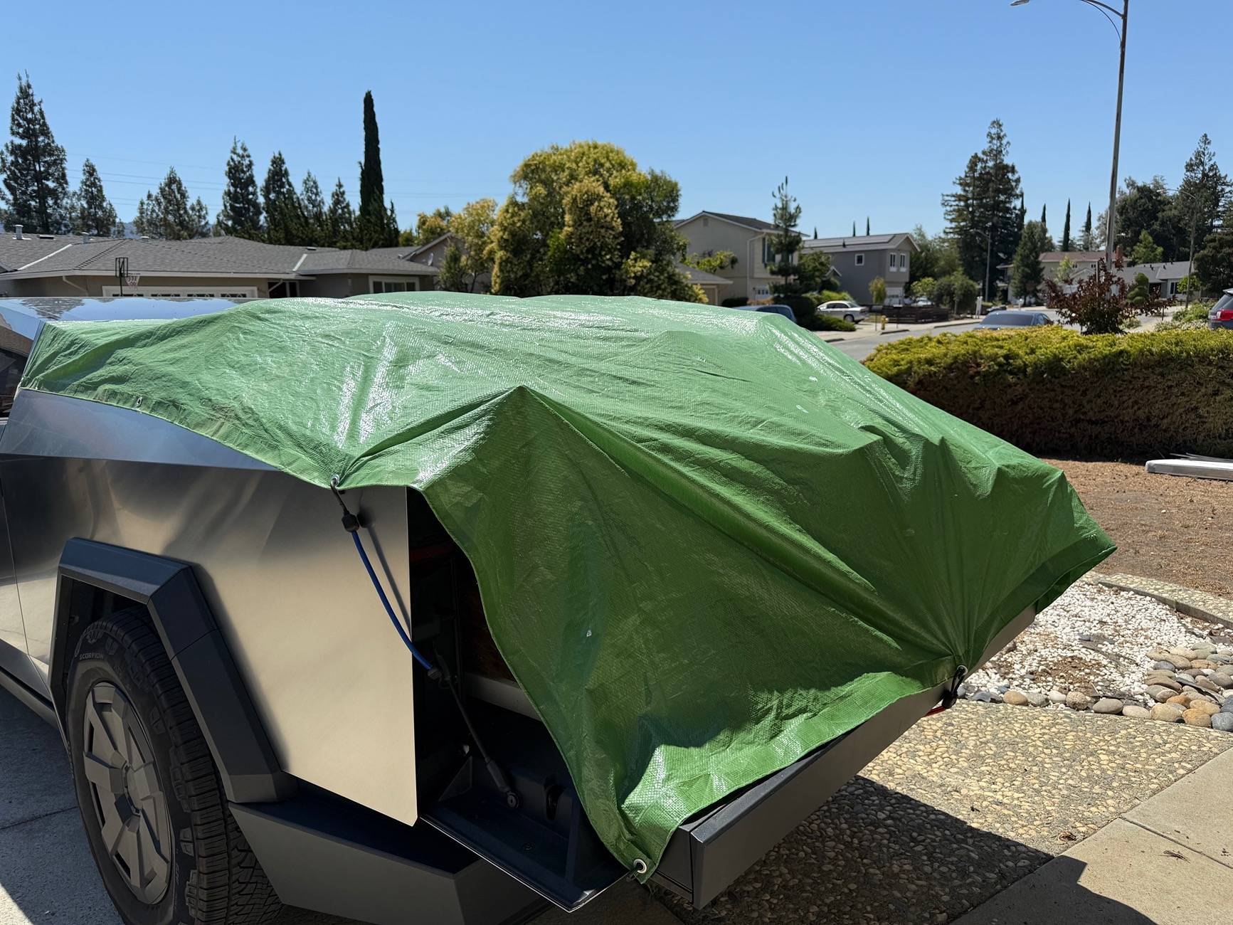 Tesla Cybertruck What Are You Hauling in your Cybertruck? 🦾 👷‍♂️ IMG_6160