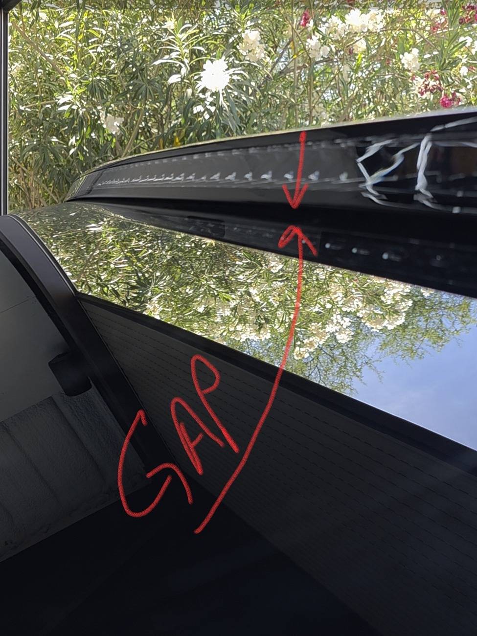 Tesla Cybertruck Lightbar flew off while driving on highway!! Screenshot_20250708_000003_Gallery