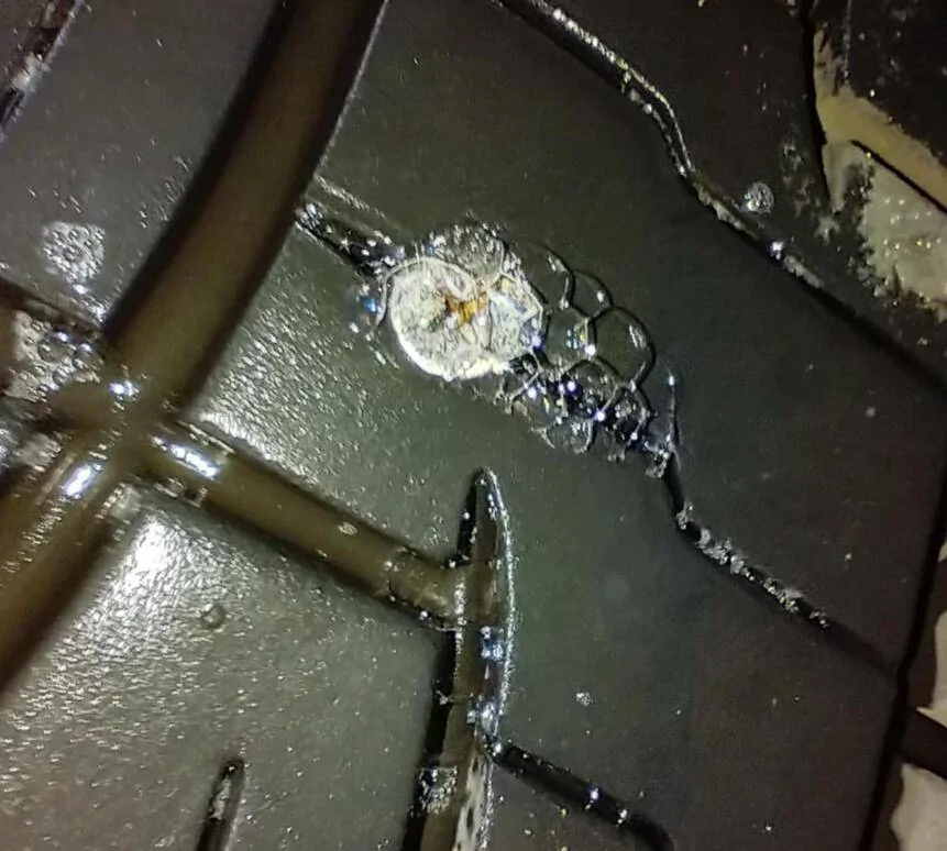 Tesla Cybertruck Anyone had a tire patch fail while still in the shop? zimage10610