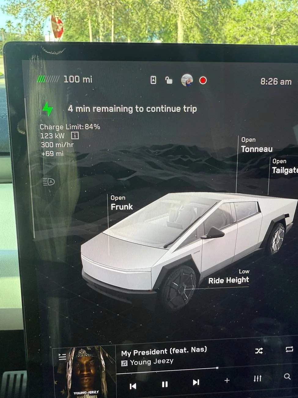 Tesla Cybertruck Cybertruck can now charge up to 325kW on select V4 Superchargers! IMG_3401