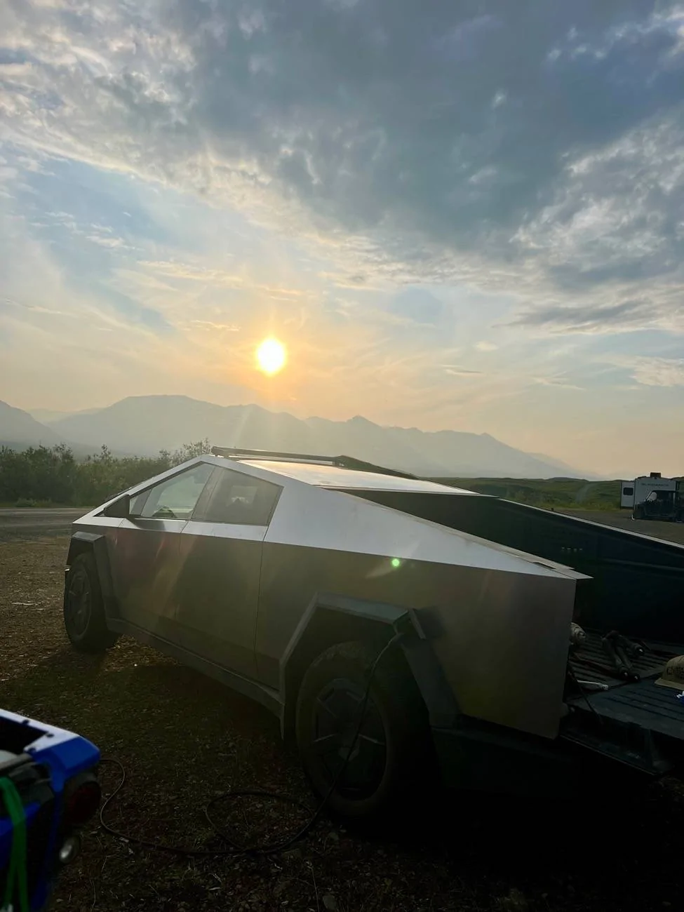 Tesla Cybertruck Daily random Cybertruck photos thread - Post Yours! 📸 🤳 IMG_8088