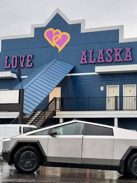 Tesla Cybertruck Daily random Cybertruck photos thread - Post Yours! 📸 🤳 516627907_10032660230187592_7903148995458186852_n