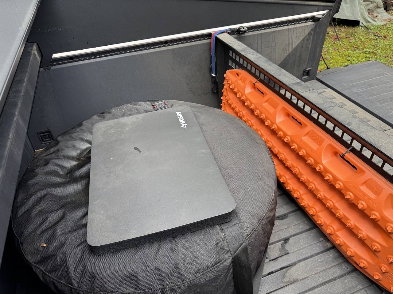 Tesla Cybertruck Exquisite 0-Spare Tire, Husky Mat, Recovery Boards