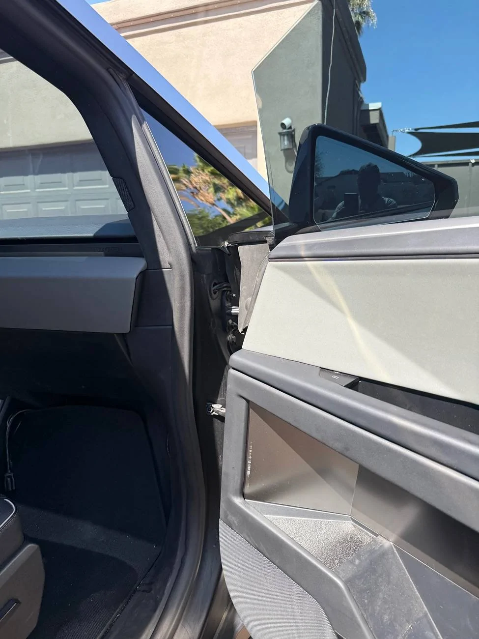 Tesla Cybertruck Installed CyberGear Refrigerator (review video added) IMG_4583