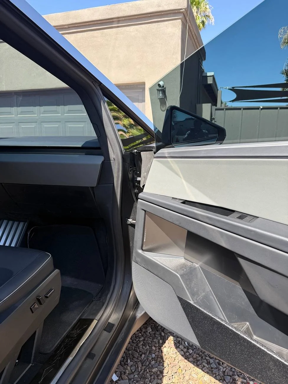 Tesla Cybertruck Installed CyberGear Refrigerator (review video added) IMG_4582