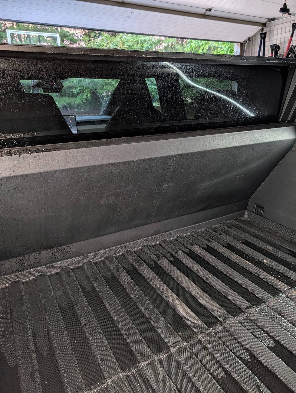 Tesla Cybertruck Leaking in the bed ….. PXL_20250701_010140436