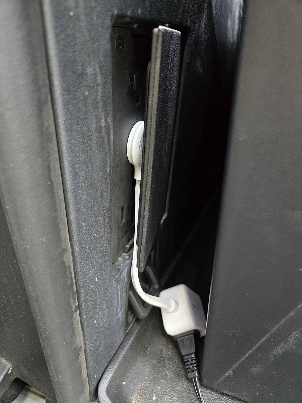 Tesla Cybertruck How to keep a fridge in Cybertruck main3