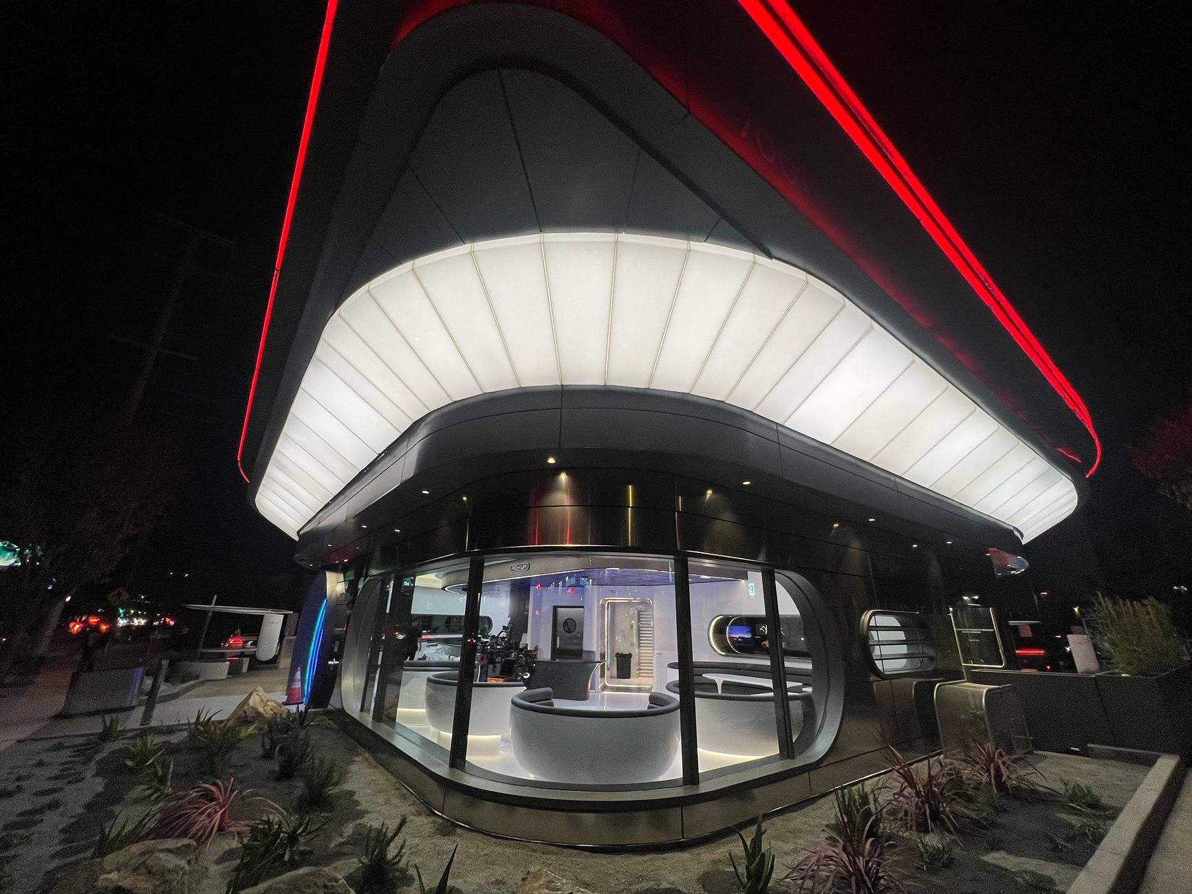 Tesla Cybertruck Cybertruck @ Tesla LA Hollywood Diner, Drive-in Movie Theater and Supercharger gvy7plowoaalel9-jpe