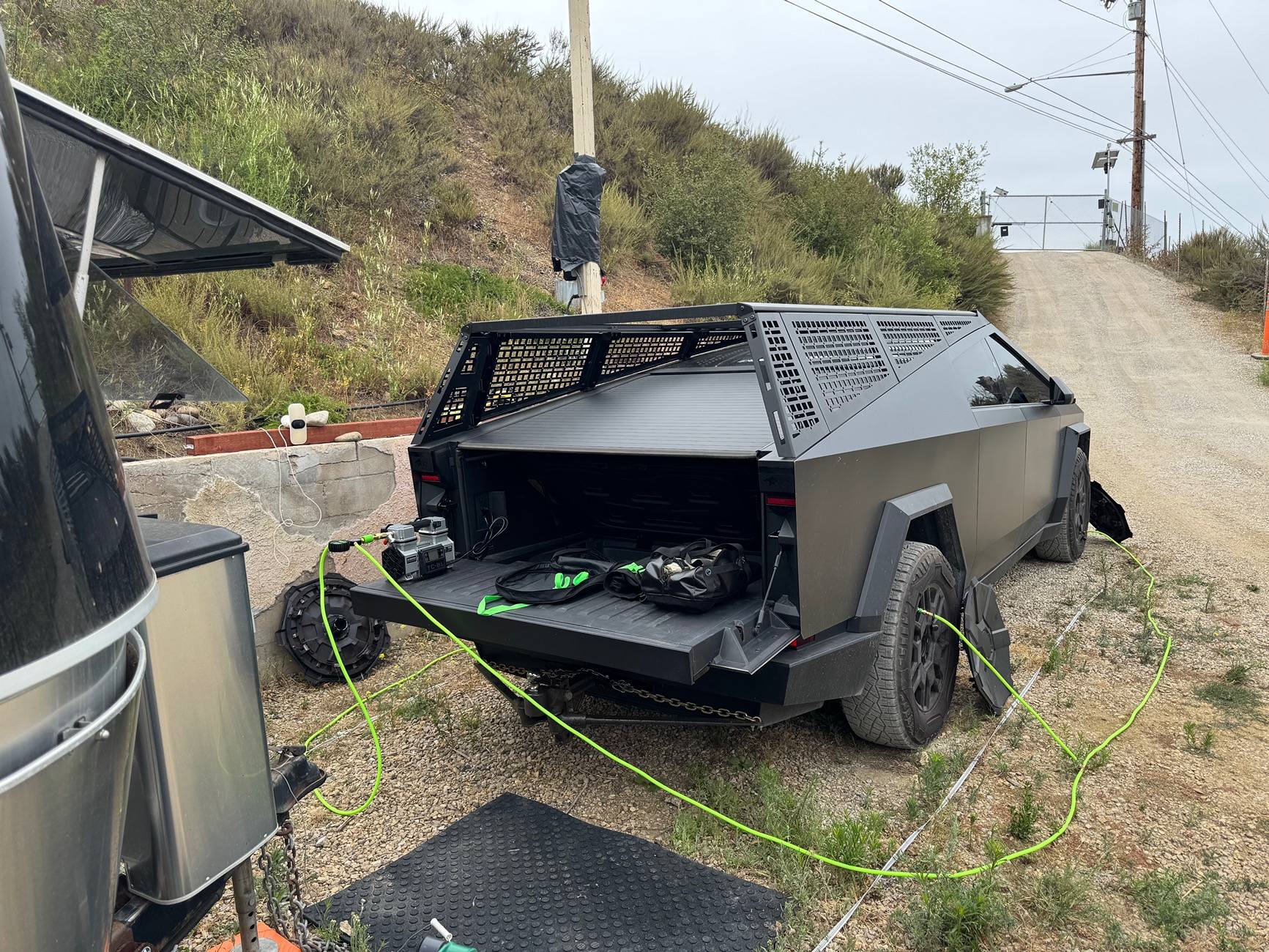Tesla Cybertruck 110V Paddle-board / tire inflator? IMG_5265