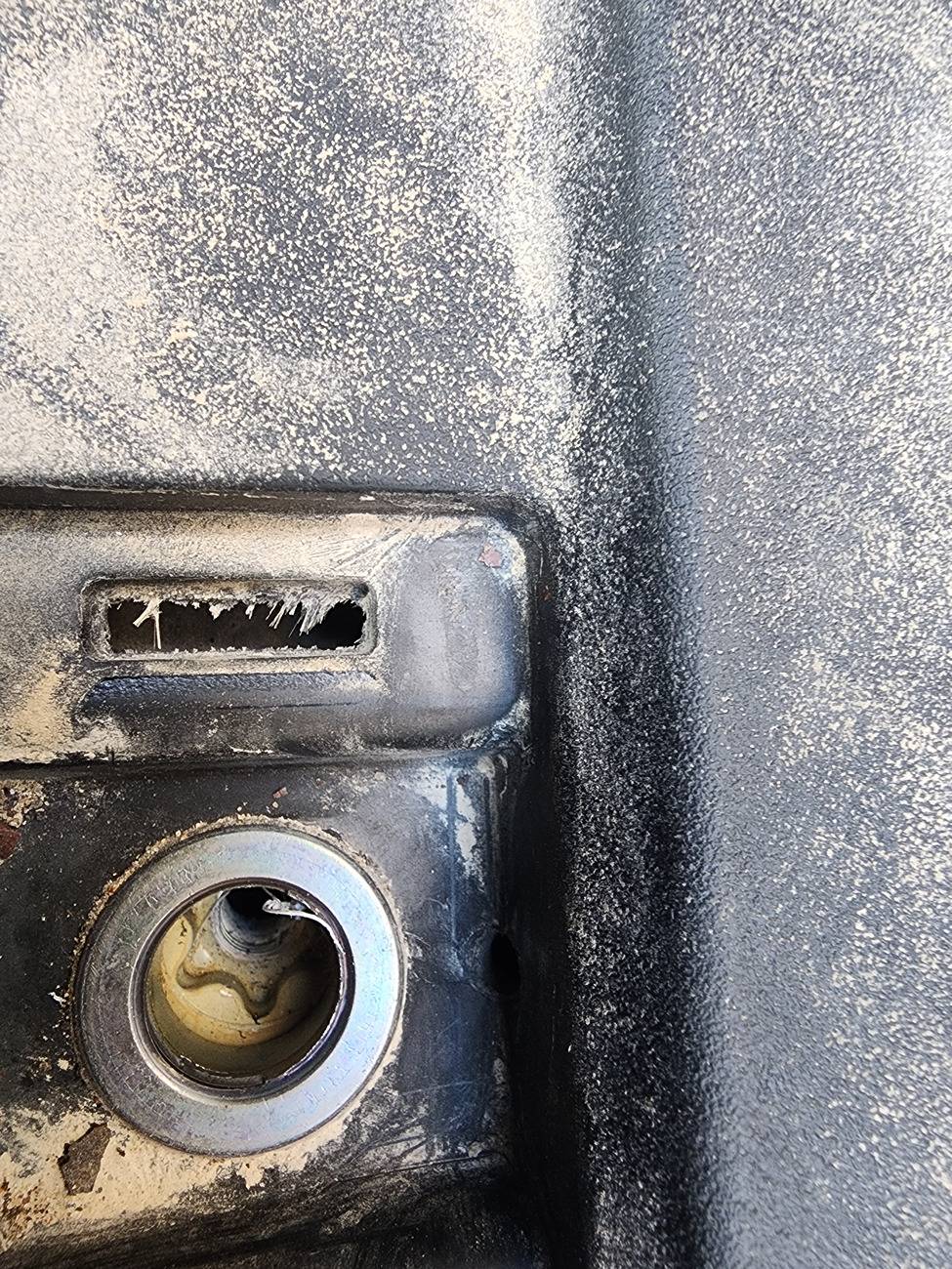 Tesla Cybertruck Tight D-rings? 20250719_084244