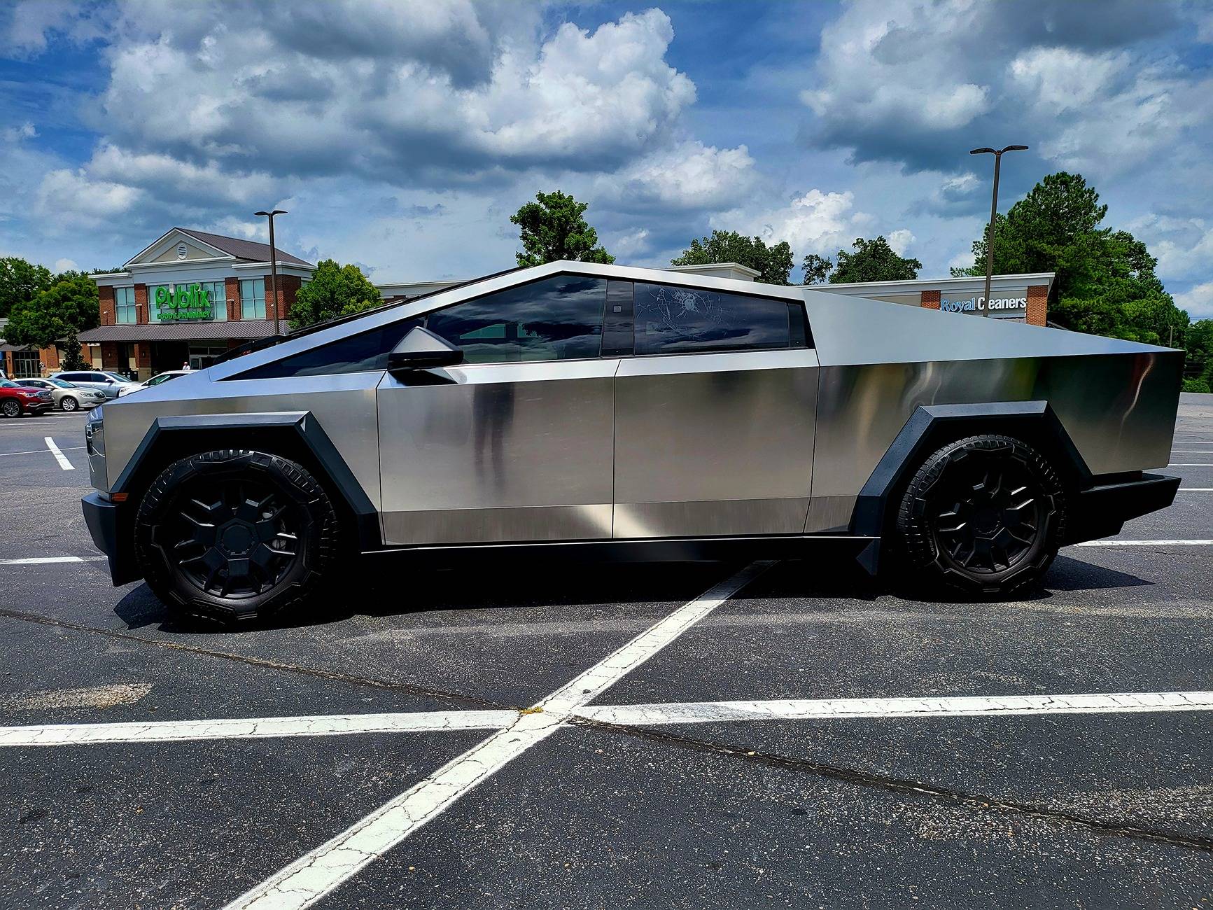 Tesla Cybertruck "Shine Bright 🌞 Like a Diamond 💎  "White Diamond Metal Polish" making 007 *Casino Royale* clean. 20250719_134343