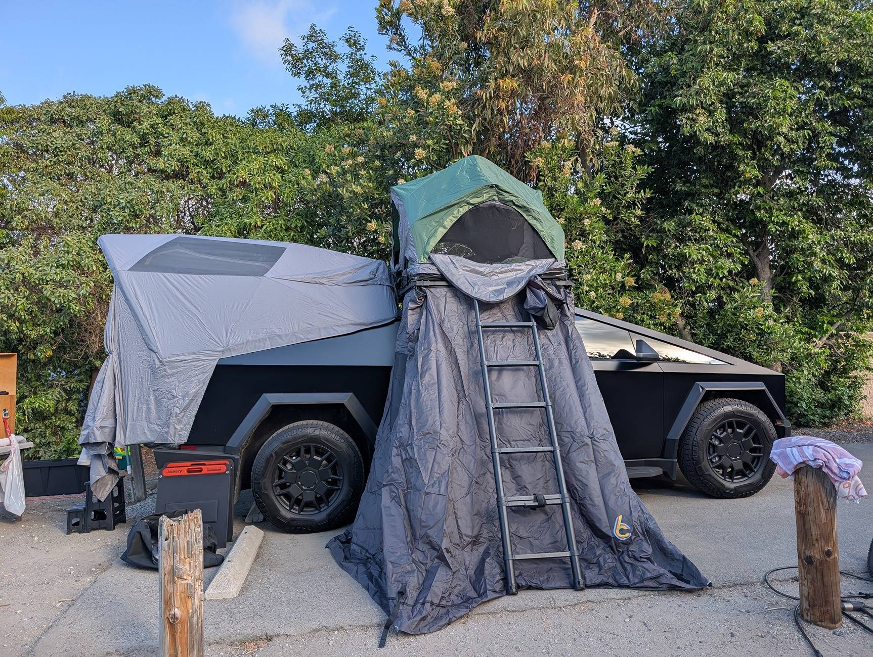 Tesla Cybertruck Cybertent - Basecamp + Electric Pump + Extra Mattress -Orange County PXL_20250714_005935806.MP