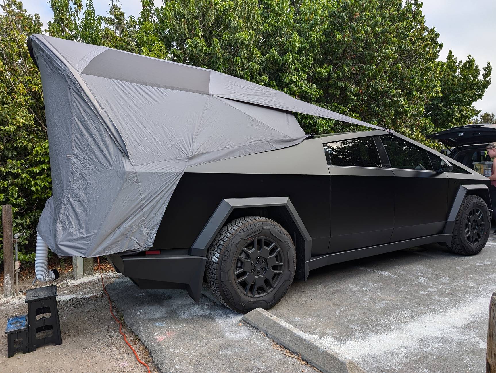 Tesla Cybertruck Cybertent - Basecamp + Electric Pump + Extra Mattress -Orange County PXL_20240722_003837247