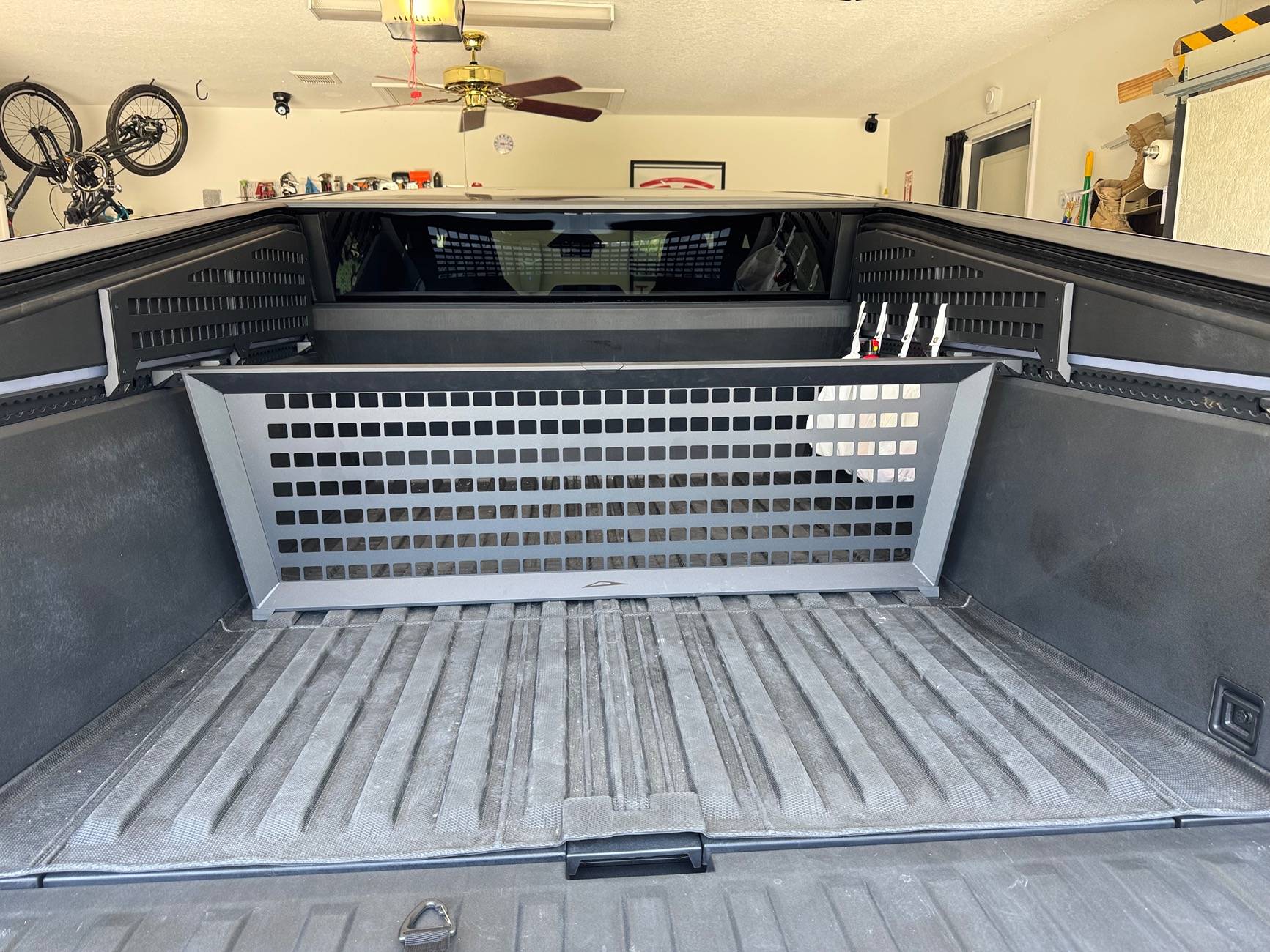 Tesla Cybertruck Bed divider w/ bed liner? IMG_9349