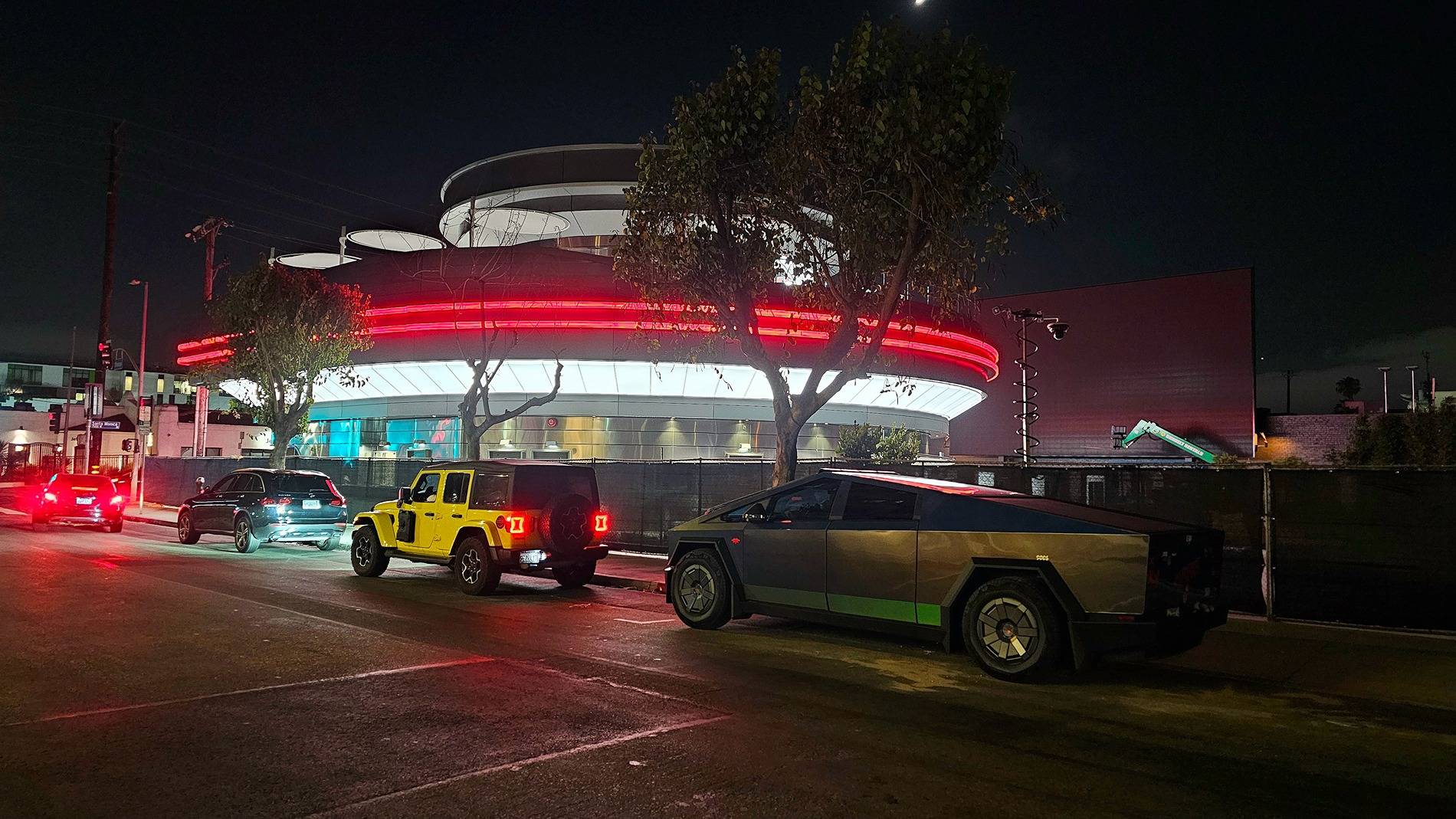 Tesla Cybertruck Cybertruck @ Tesla LA Hollywood Diner, Drive-in Movie Theater and Supercharger 20250702_222045