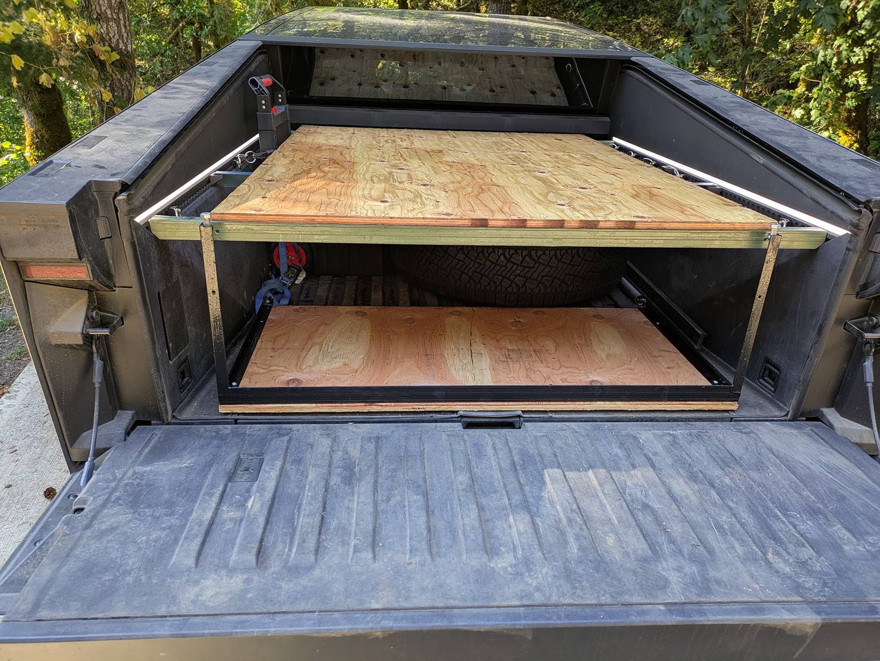 Tesla Cybertruck DIY tent platform PXL_20250723_004853947.MP