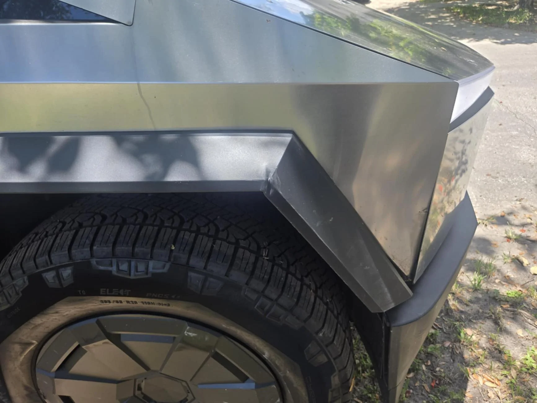 Tesla Cybertruck Anyone with fender bender experiences? 1753738862957-lg