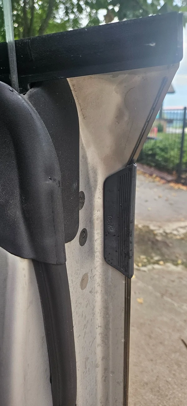 Tesla Cybertruck Best door handles / pulls / grabbers recommendations? 20250727_193934