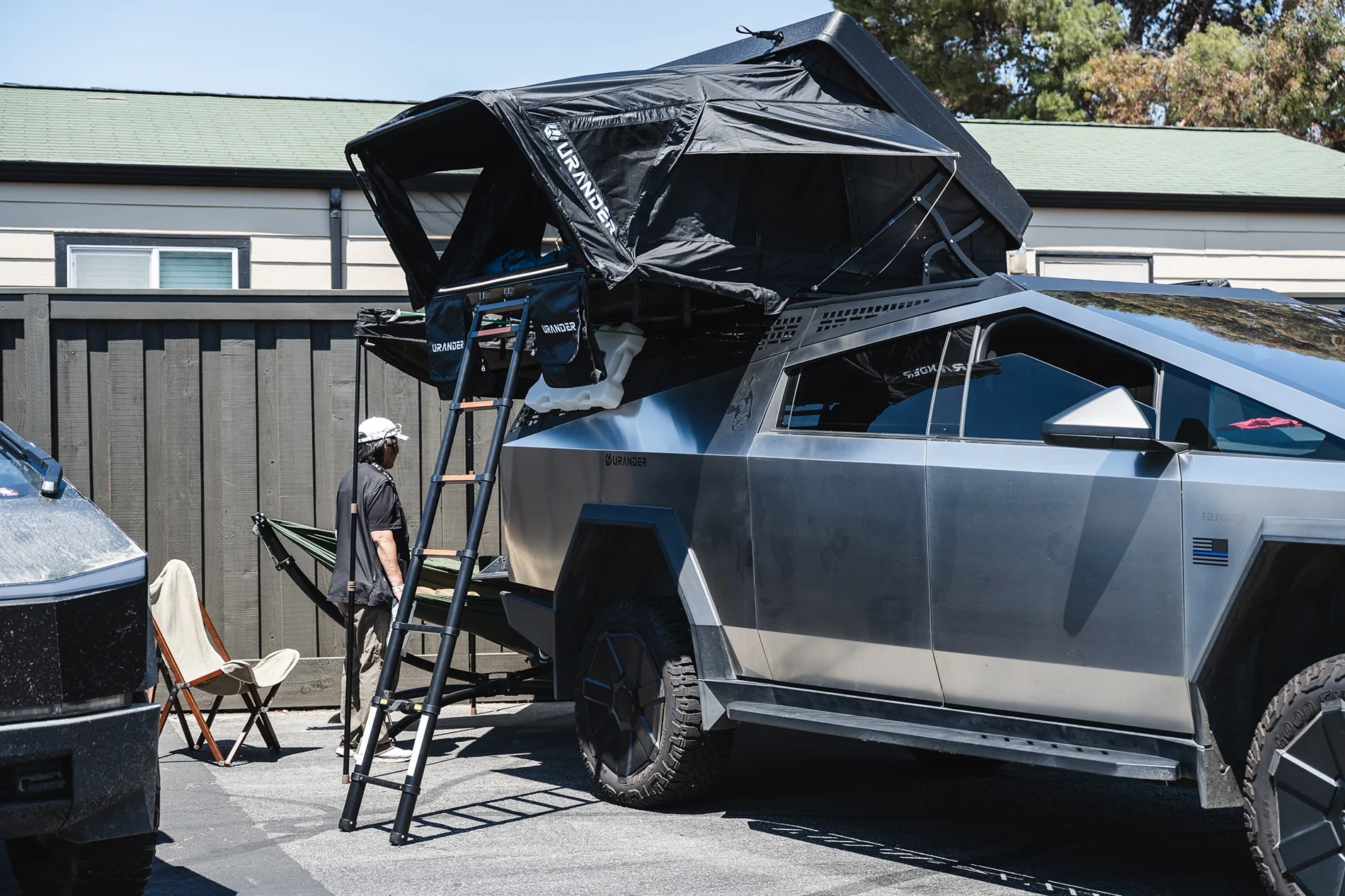 Tesla Cybertruck [URANDER NEW RELEASE] Ultra-Slim Hard Shell Queen Size Rooftop Tent – Built for Comfort, Designed for Your Cybertruck A7403450-11
