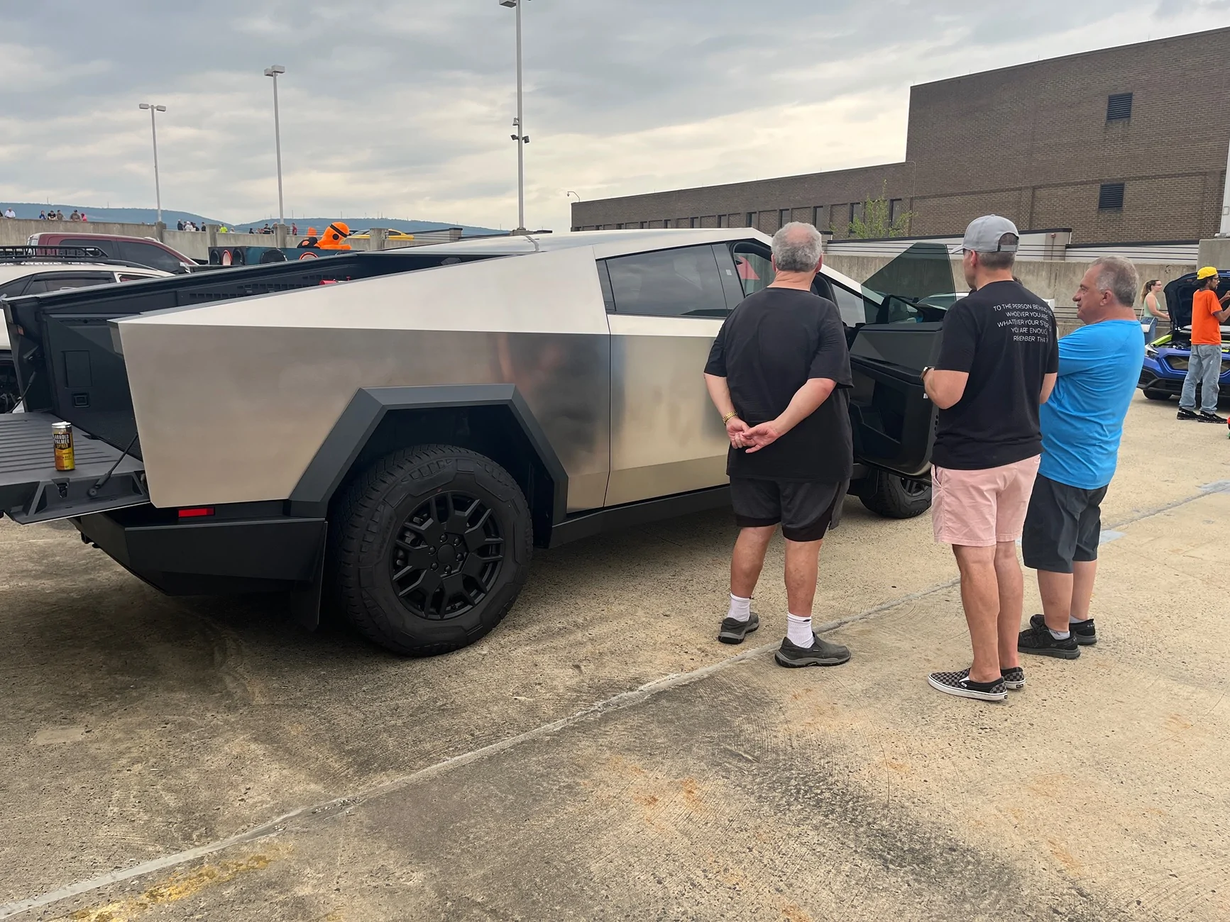 Tesla Cybertruck Daily random Cybertruck photos thread - Post Yours! 📸 🤳 IMG_4025