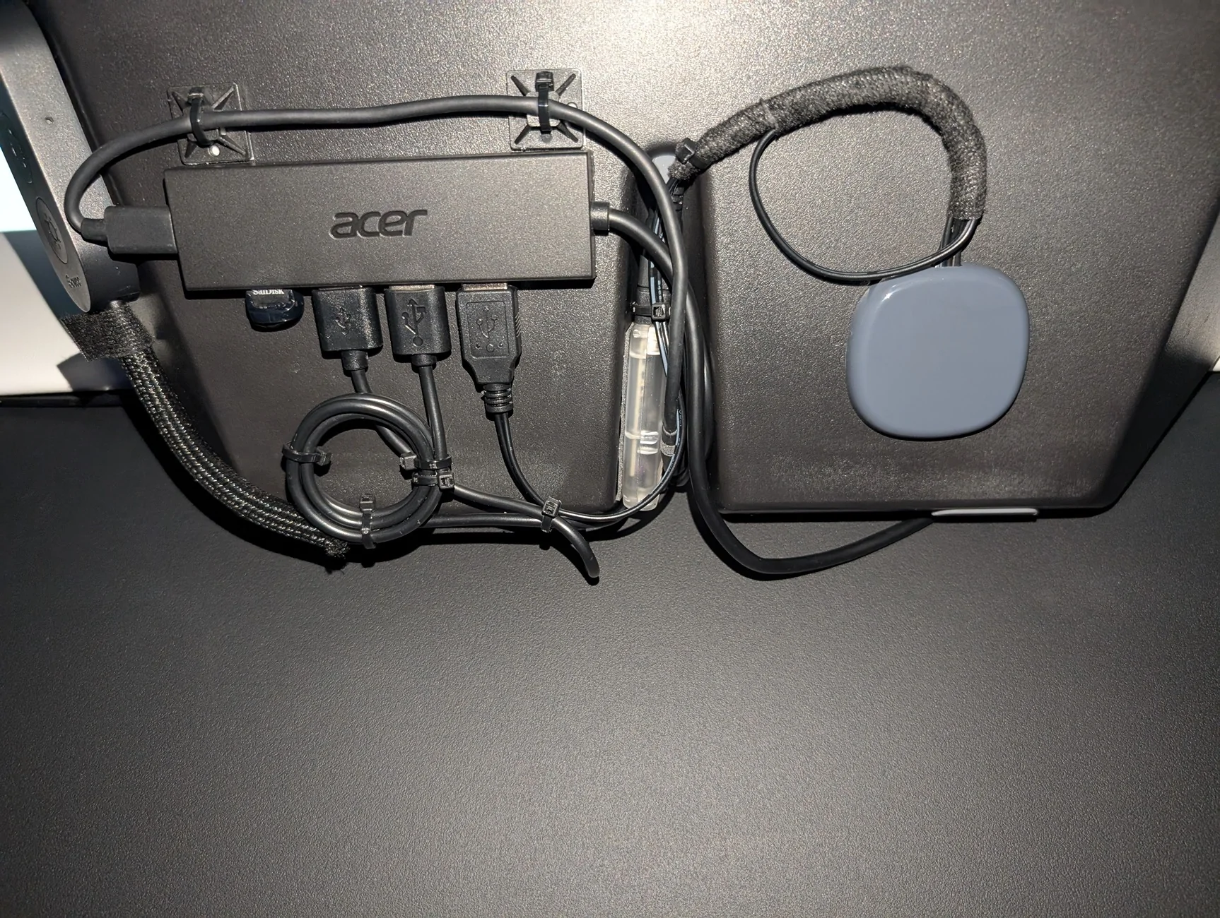 Tesla Cybertruck USB Powered Storage and Footwell Lights PXL_20250724_231840942