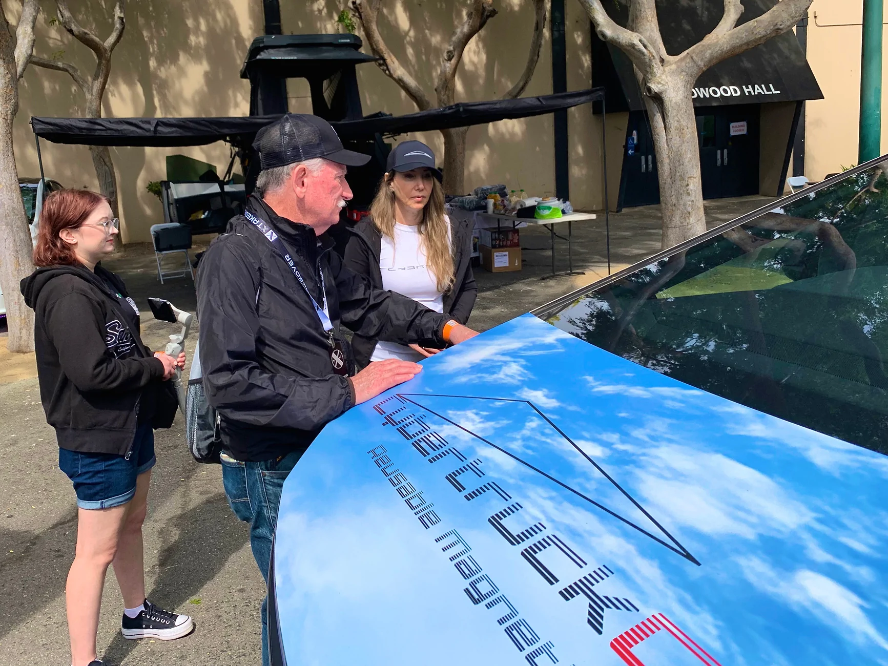 Tesla Cybertruck Magnetic Wraps at X Takeover (Video & Pics) [CybertruckCovers] Sandy Munro 2