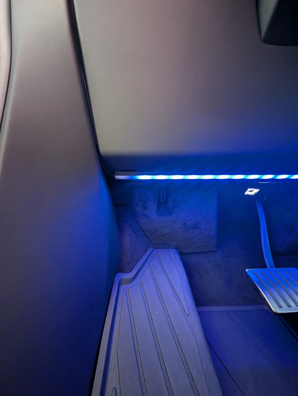 Tesla Cybertruck USB Powered Storage and Footwell Lights PXL_20250730_142233927