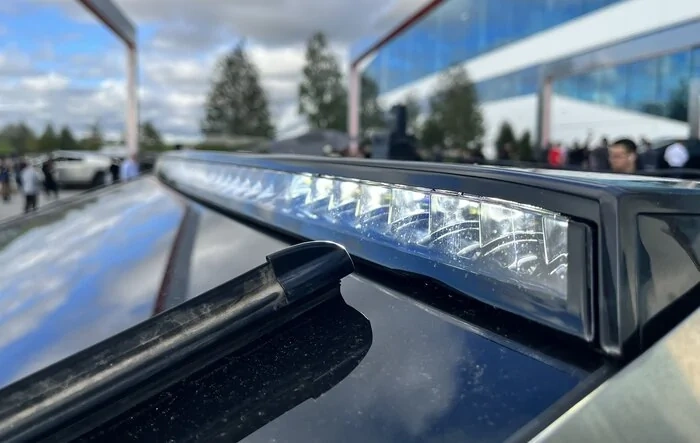 Optional Lightbar Accessory - first closeup looks