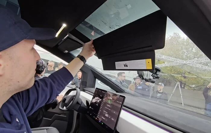 Sun Visor, Glove Box, Frunk, Wiper Review