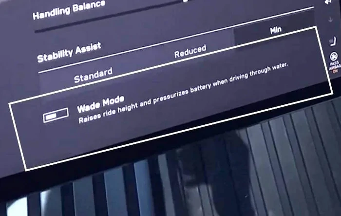 WADE MODE will let Cybertruck drive through water by raising ride height and pressurizing battery 🤿 💦