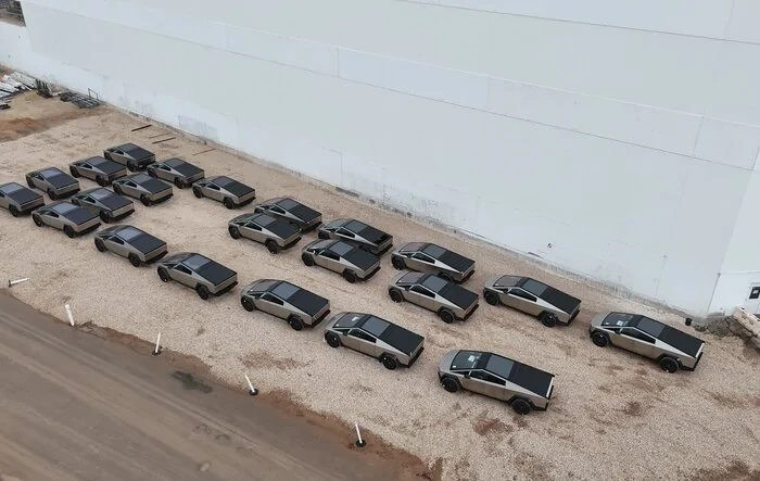 24 Cybertrucks (+ Matte Black) Completed & Sitting at Giga Texas! 📸 [12/13/23]