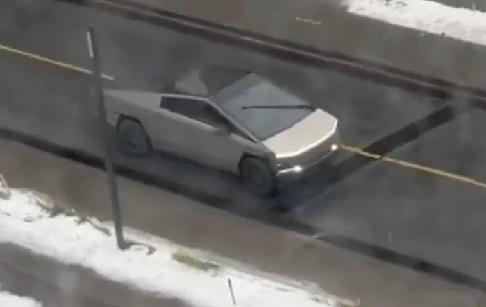 Windshield wiper in use quick look
