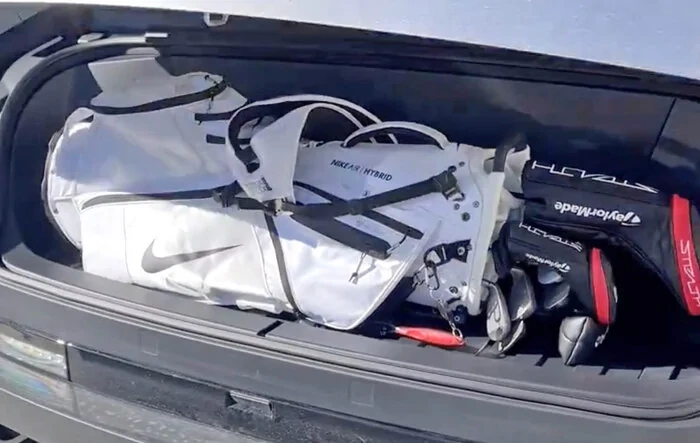 Golf bag fits easily in Cybertruck frunk - demo video