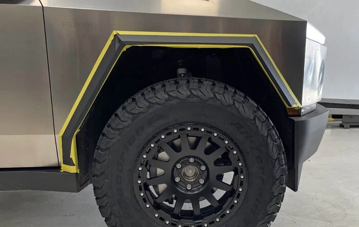 37's tires (37" x 12.5" inch) test fit on Cybertruck