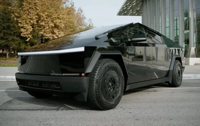 Inozetek Super Gloss Black Wrapped Cybertruck + TCT 20" Tesla Cybertruck AeroMaxx Wheels with removable aero covers