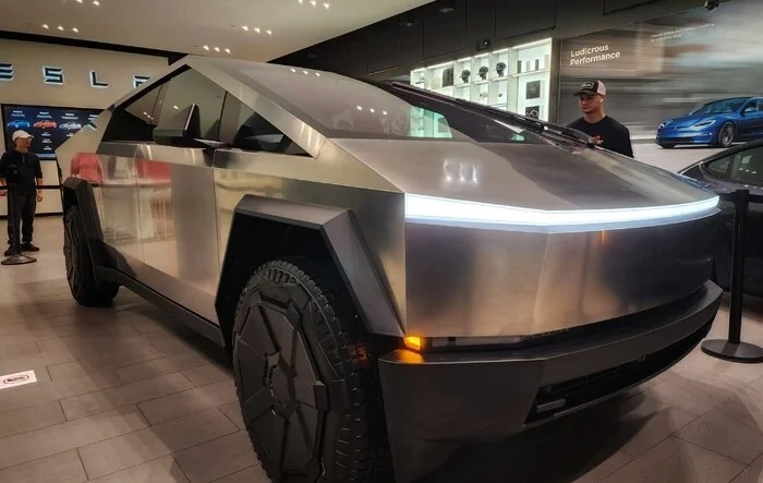 Some Tesla centers now allowing visitors interior access to Cybertruck (i.e. Tesla Colma)