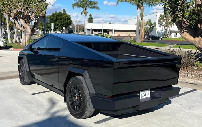 Cyberbeast wrapped in Gloss Black 🤩