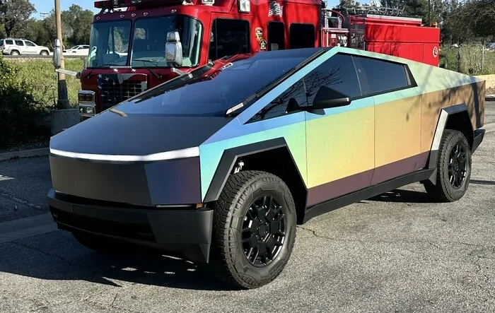 Another wrap…. 3M 2080 series Satin Psychedelic on my Cybertruck