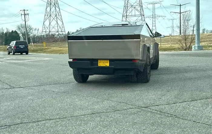 Illinios Cybertruck Deliveries Have Begun