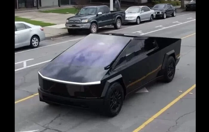 Revealed: Cybertruck with Gloss Black PPF & Mirror Delete - A Stunning Transformation!