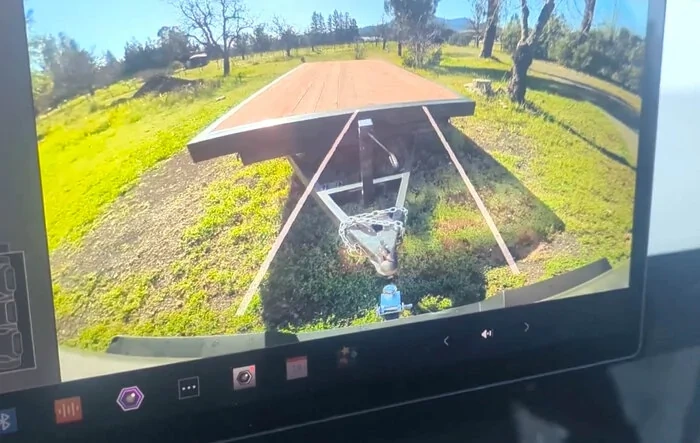 Video: Backing up to trailer hitch with Cybertruck