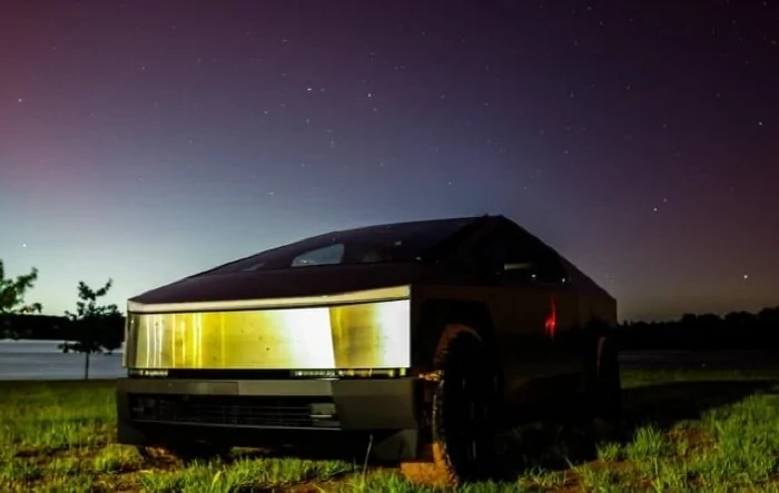 Northern Lights Aurora Borealis w/ Cybertruck - post yours