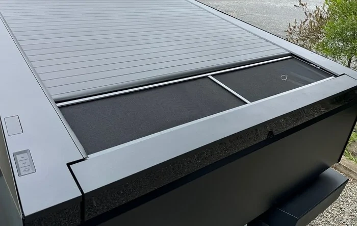 Bed screen cover for vault ventilation (for sleeping / camping)
