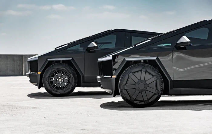 Matte Black & Gloss Black Cybertruck Duo