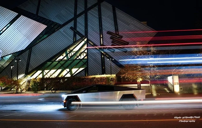 Photoshoot of the Iconic ROM with Cybertruck in Toronto.
