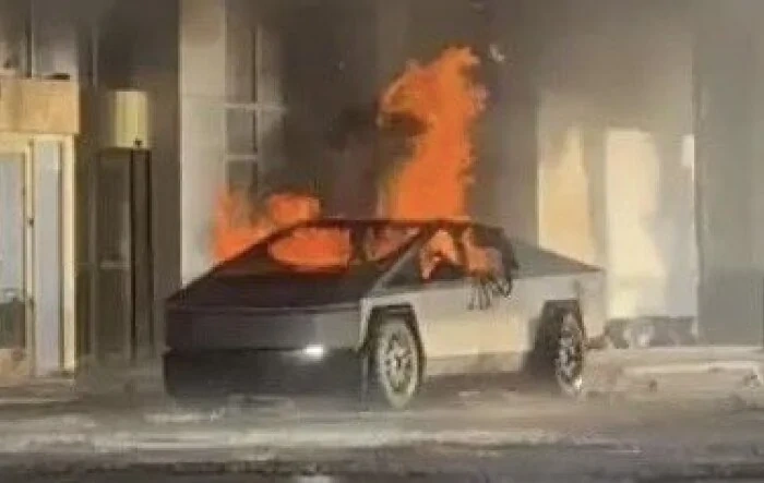 Cybertruck explosion in Las Vegas; terrorism investigation underway [ADMIN WARNING: NO POLITICS]