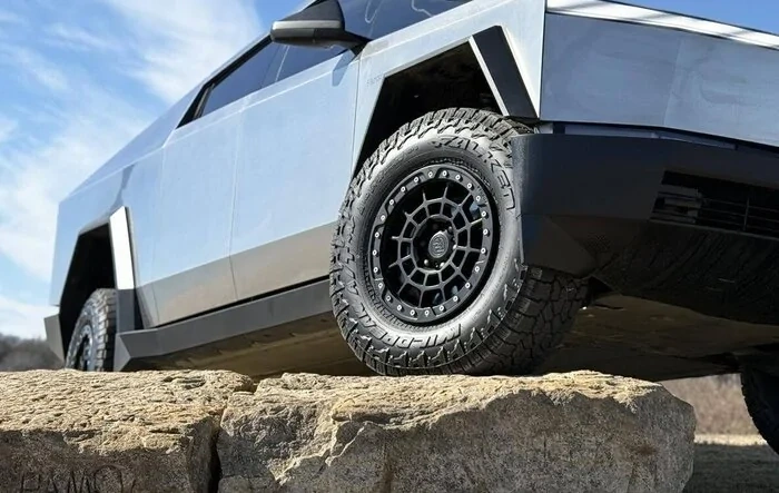 New: 18" wheel option (AW08B) from Atomic Wheels for Tesla Cybertruck
