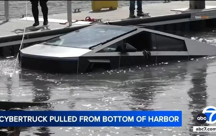 Cybertruck sinks underwater in Ventura CA Harbor --  must not have been in Wade Mode